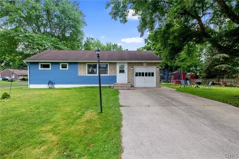 5 Gale Pl, Van Buren, NY 13027