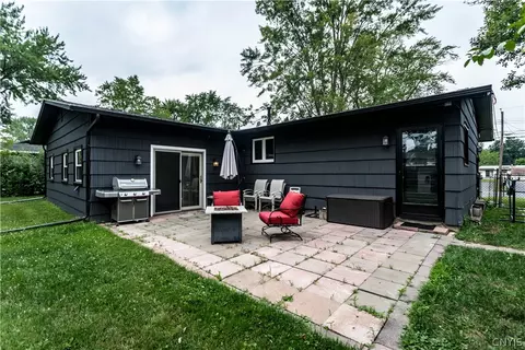 124 Washburn Dr, East Syracuse, NY 13057 photo 3