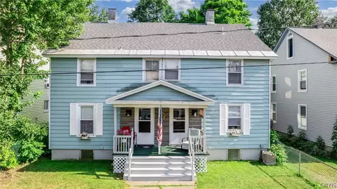 8 Middle St, Kirkland, NY 13321