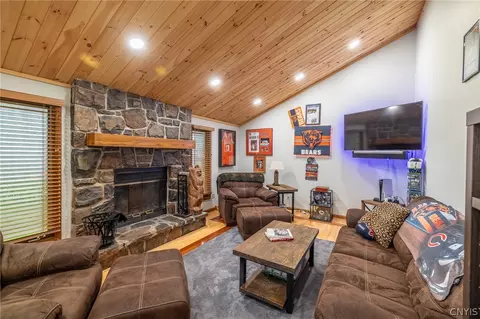 6809 Jayhawk Cir, Lysander, NY 13027 photo 17