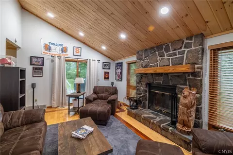 6809 Jayhawk Cir, Lysander, NY 13027 photo 19