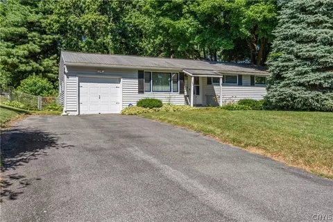 102 E Fairwood Dr, Syracuse, NY 13219