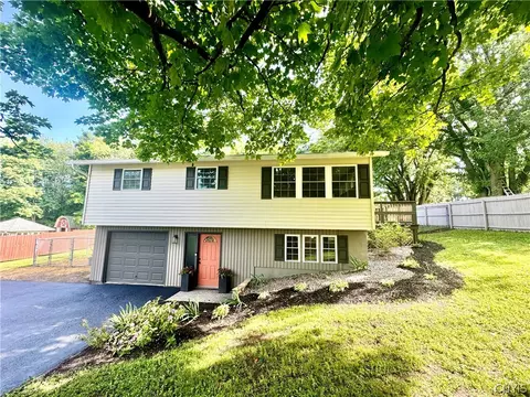 4168 Howlett Hill Rd, Onondaga, NY 13215