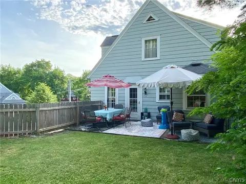 231 Wellington Rd, Syracuse, NY 13214 photo 3