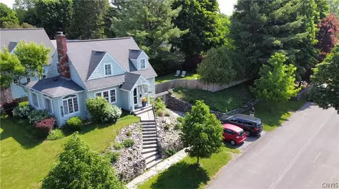 231 Wellington Rd, Syracuse, NY 13214 photo 2