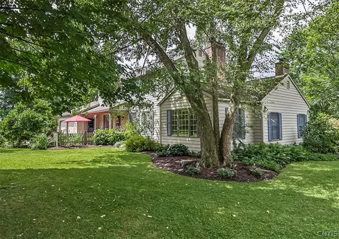 2060 Glenwood Dr, Cazenovia, NY 13035
