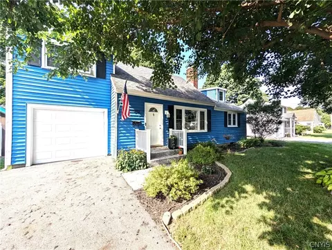202 Elbow Rd, Salina, NY 13212