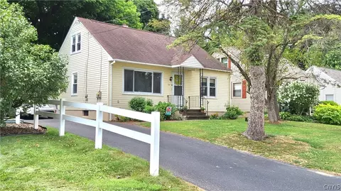 321 Mcclennan Dr, Fayetteville, NY 13066