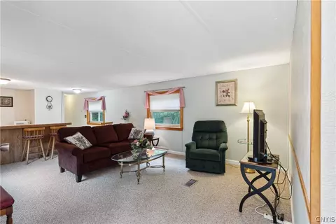 744 Silk Rd, Volney, NY 13069 photo 3