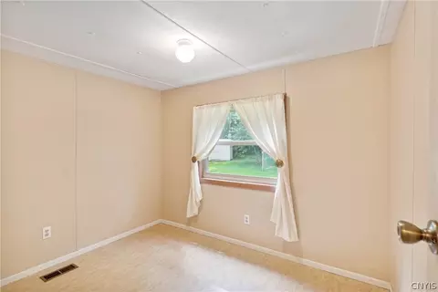 744 Silk Rd, Volney, NY 13069 photo 12