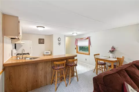 744 Silk Rd, Volney, NY 13069 photo 4