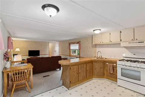 744 Silk Rd, Volney, NY 13069 photo 5