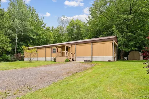 744 Silk Rd, Volney, NY 13069 photo 2