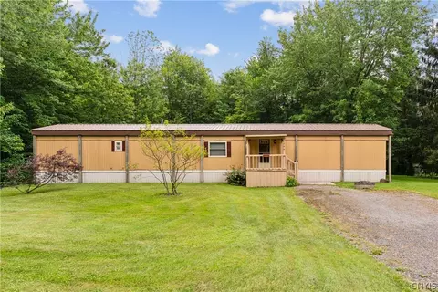 744 Silk Rd, Volney, NY 13069