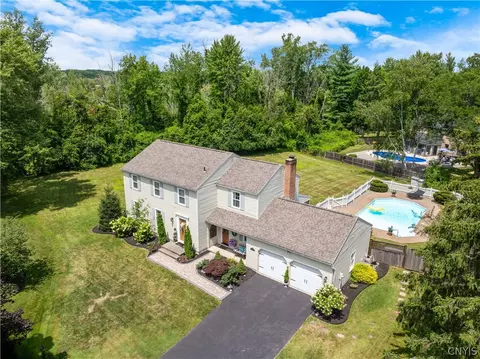 7357 Westgate Ln, Salina, NY 13090