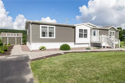 5600 Shute Lot Apt 135 Rd, Lafayette, NY 13084