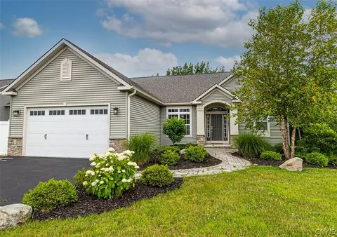 5013 Derringer Dr, Jamesville, NY 13078
