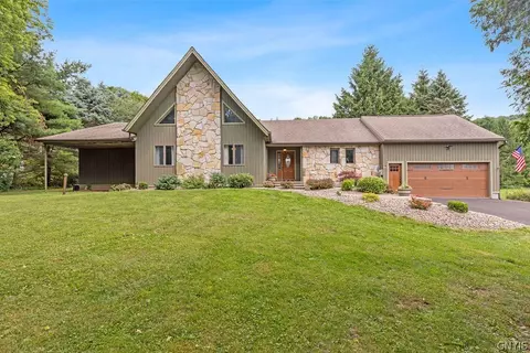 4760 Howlett Hill Rd, Marcellus, NY 13108