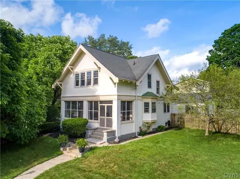 18 N Marvine Ave, Auburn, NY 13021