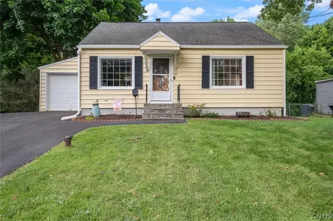105 Fairfield Dr, Syracuse, NY 13212