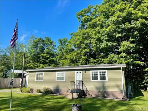 1716 Mill St, Deruyter, NY 13052