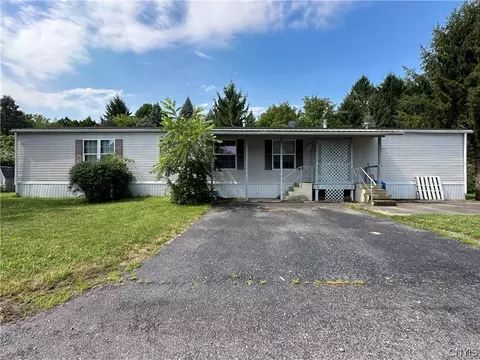15 Emily Dr, Aurelius, NY 13021