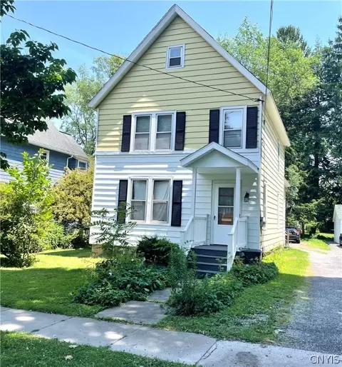 23 Pearl St, New Hartford, NY 13413