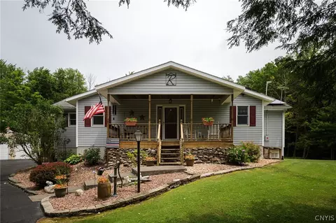 72 Baitsell Rd, Scriba, NY 13126