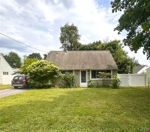 424 Euclid Rd, Utica, NY 13502