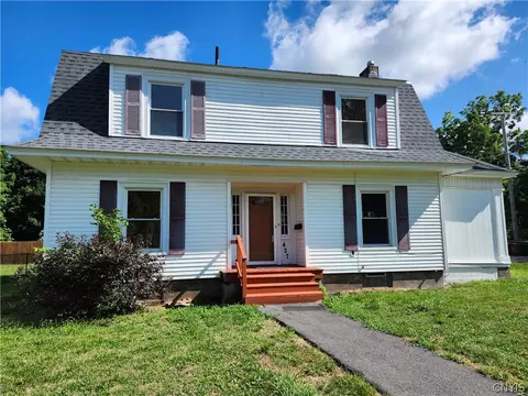 427 Salt Springs Rd, Syracuse, NY 13224