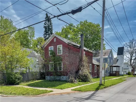 387 Washington Ave, Oneida, NY 13421