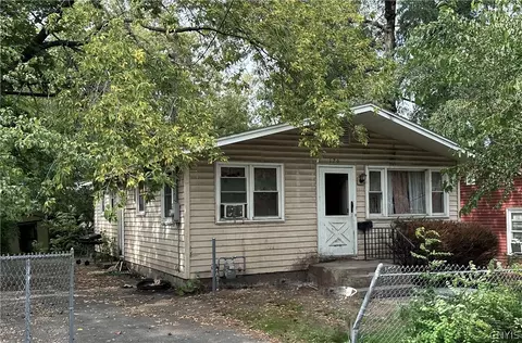 126 Benedict Ave, Syracuse, NY 13210