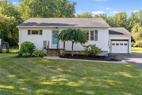 7520 Kirkville Rd, East Syracuse, NY 13057