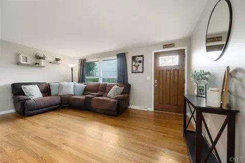 1104 Kinne St, East Syracuse, NY 13057 photo 9