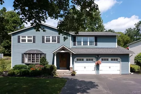 2453 Candlewick Ln, Marcellus, NY 13108
