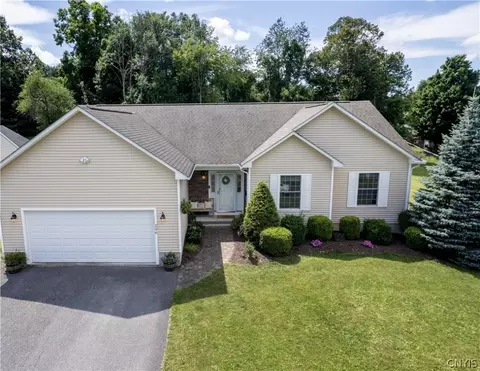 206 Stoney Dr, Geddes, NY 13219