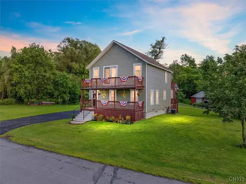 80 Pratt Ave, Clark Mills, NY 13321