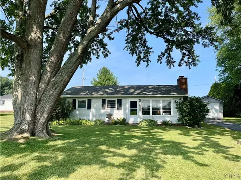 6125 Bluefield Rd, Aurelius, NY 13021
