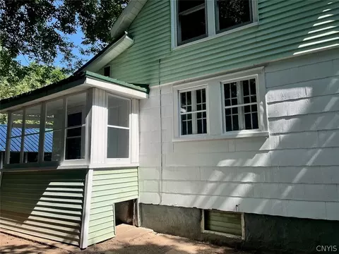 2 Vosburg St, Ilion, NY 13357 photo 5
