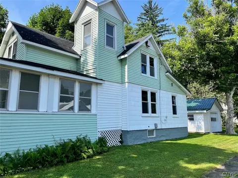 2 Vosburg St, Ilion, NY 13357 photo 3