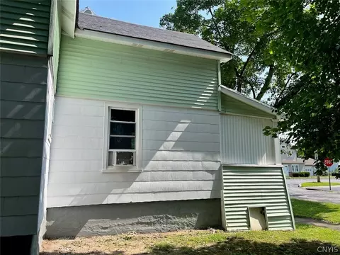 2 Vosburg St, Ilion, NY 13357 photo 4