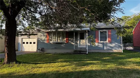 204 Gale Ave, Salina, NY 13088