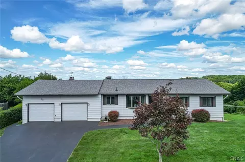 212 Monte Vista Dr, Camillus, NY 13031