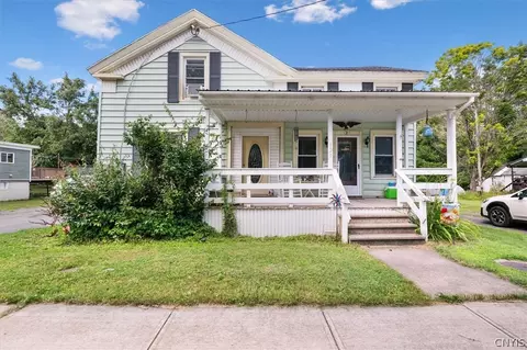 129 Broad St, Augusta, NY 13425