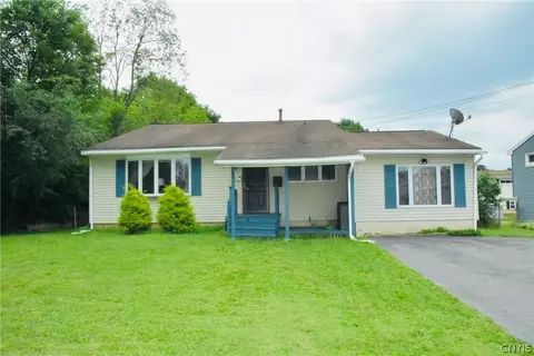 504 Mary Elaine Dr, Utica, NY 13502