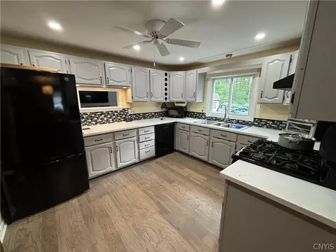 316 Dausman St, East Syracuse, NY 13057 photo 14