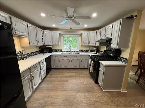 316 Dausman St, East Syracuse, NY 13057 photo 13