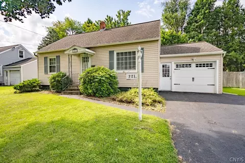 221 Shaver Ave, Syracuse, NY 13212