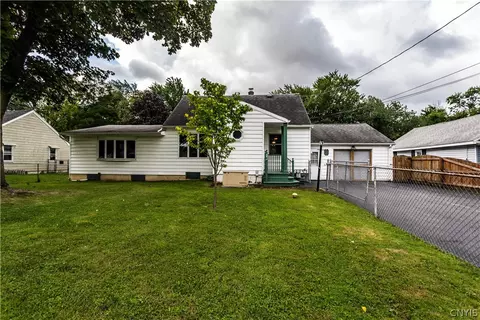 118 Highland Ave, North Syracuse, NY 13212