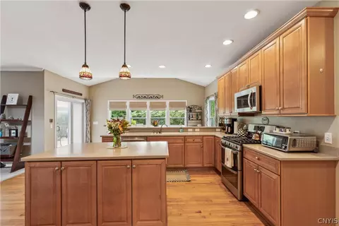 3482 Van Wie Dr E, Lysander, NY 13027 photo 12